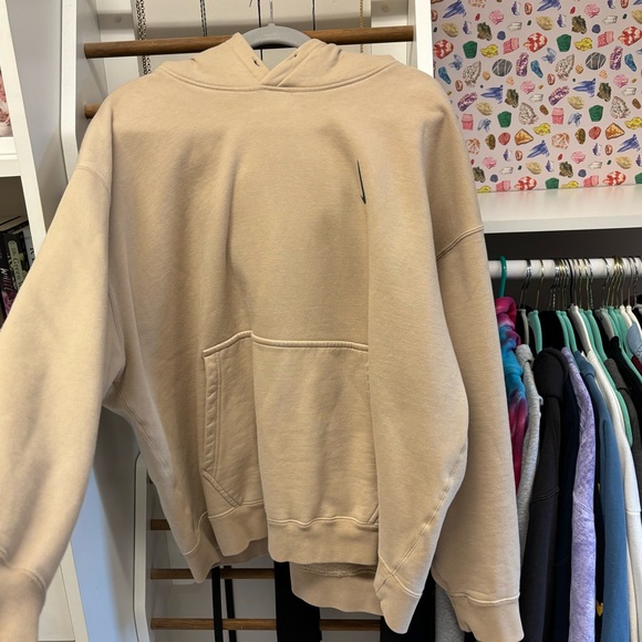 Billie Eilish Nike Hoodie - Picture 2 of 5